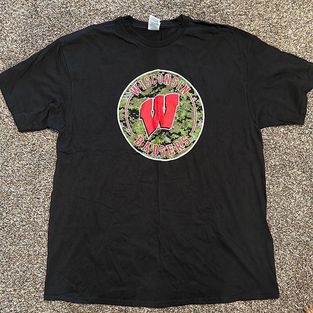 Wisconsin Badgers T shirt